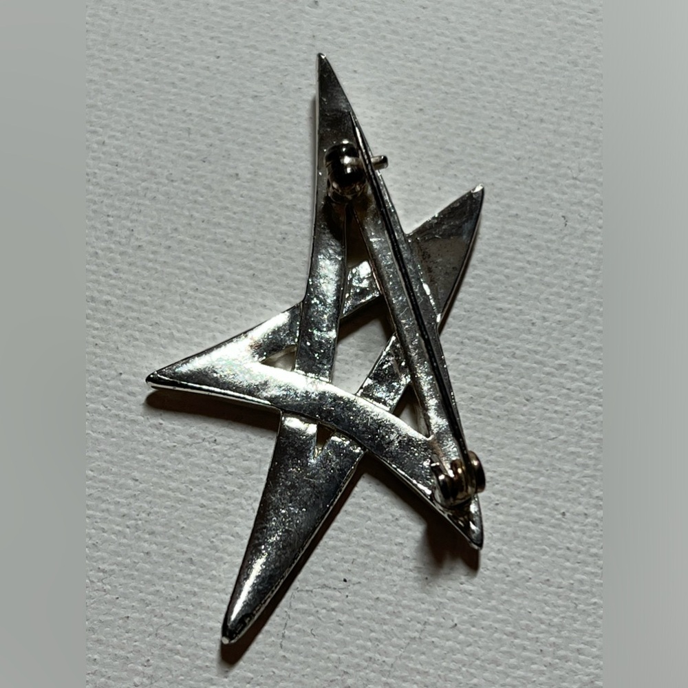 Star Silver Rhinestone Brooch - Picture 3 of 3